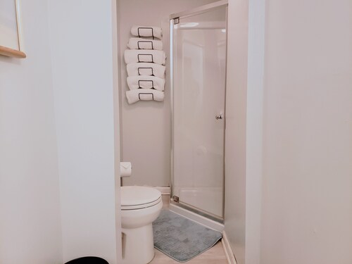 Private 2 Bedroom Duplex near I95, BWI, John Hopkins