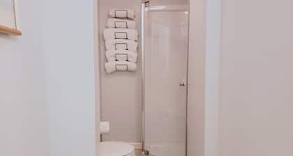 Private 2 Bedroom Duplex near I95, BWI, John Hopkins