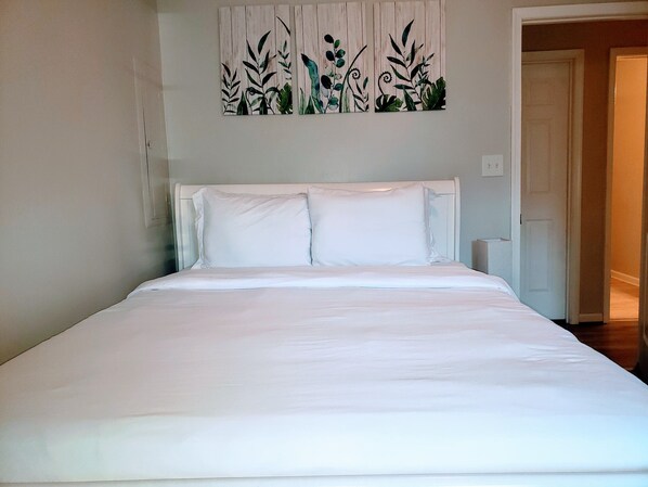 2 bedrooms, iron/ironing board, WiFi, bed sheets