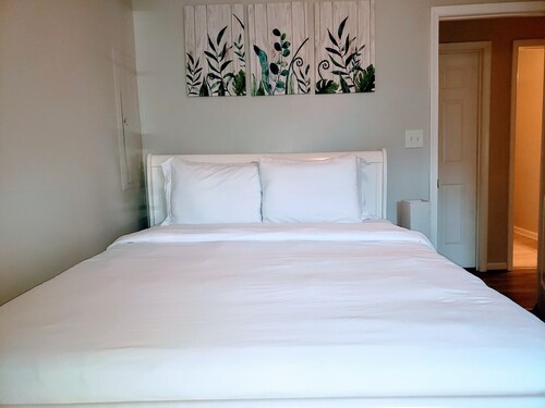 Private 2 Bedroom Duplex near I95, BWI, John Hopkins