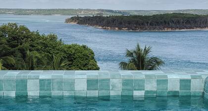 Design Family villa with pool & plunge pool, lagoon & sea view