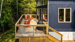 Terrace/patio - Sutton Lakehouse on Three Mile Lake in Muskoka (Utterson)