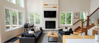 Sutton Lakehouse on Three Mile Lake in Muskoka