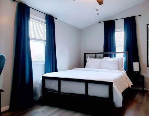 Private 3 Bedroom Duplex Near BWI/Easy Access I95/Baltimore