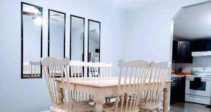 Private 3 Bedroom Duplex Near BWI/Easy Access I95/Baltimore