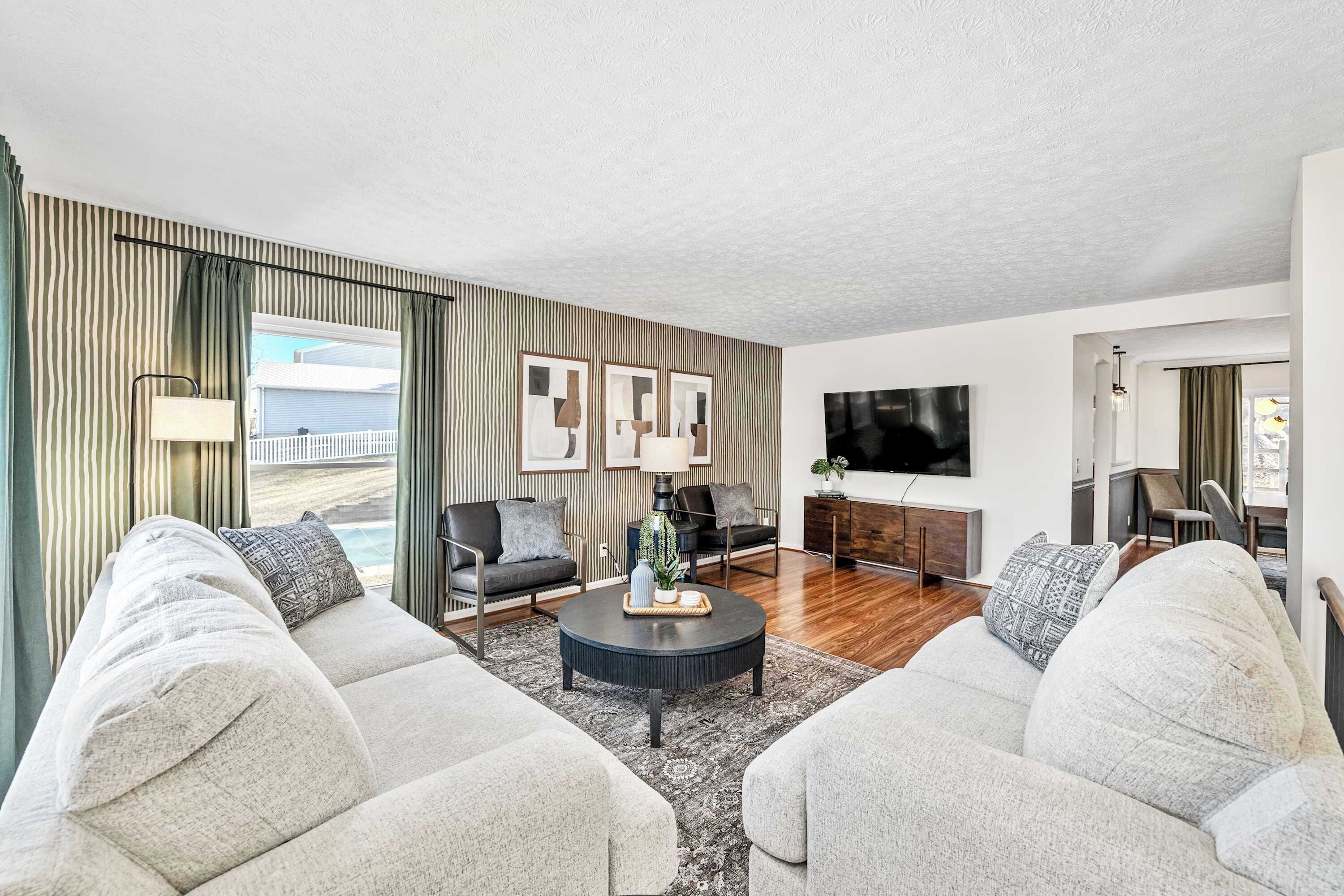 Téléviseur, bureau