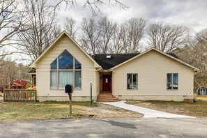 Exterior - Spacious Millsboro Home on 16 Peaceful Acres (Millsboro)
