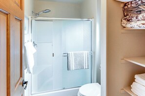 Hair dryer, towels - White Mountains Cabin: Near Trails & Lake Access! (Show Low)