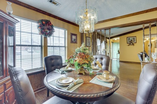 Pool & Large Covered Patio! Decatur Family Getaway