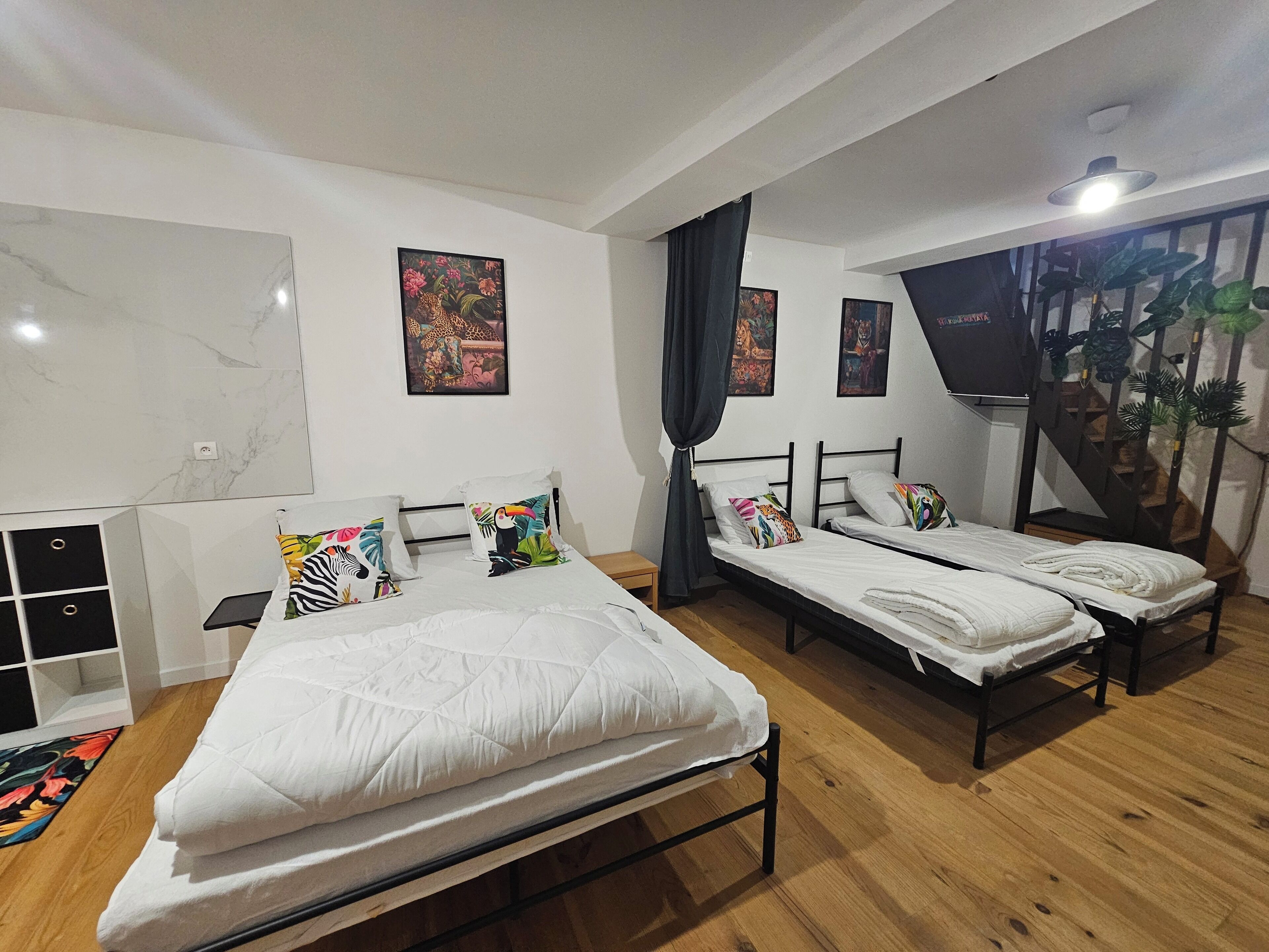 2 bedrooms, iron/ironing board, WiFi