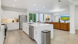 Unclassified image, 4 of 40, button - Pluma Verde Vista: 6BR Retreat w/ Pool, Spa, & Games (Coachella)