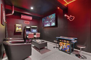 Games room - Pluma Verde Vista: 6BR Retreat w/ Pool, Spa, & Games (Coachella)