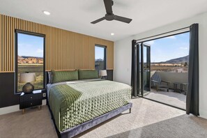 3 bedrooms, iron/ironing board, travel cot, WiFi - Modern Luxury @ Copper View Moab (Moab)