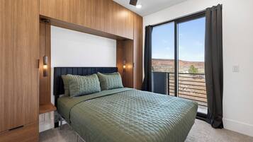 3 bedrooms, iron/ironing board, travel cot, WiFi