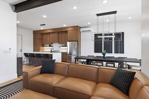 TV, fireplace, offices - New Modern Luxury @ Copper View Moab (Moab)