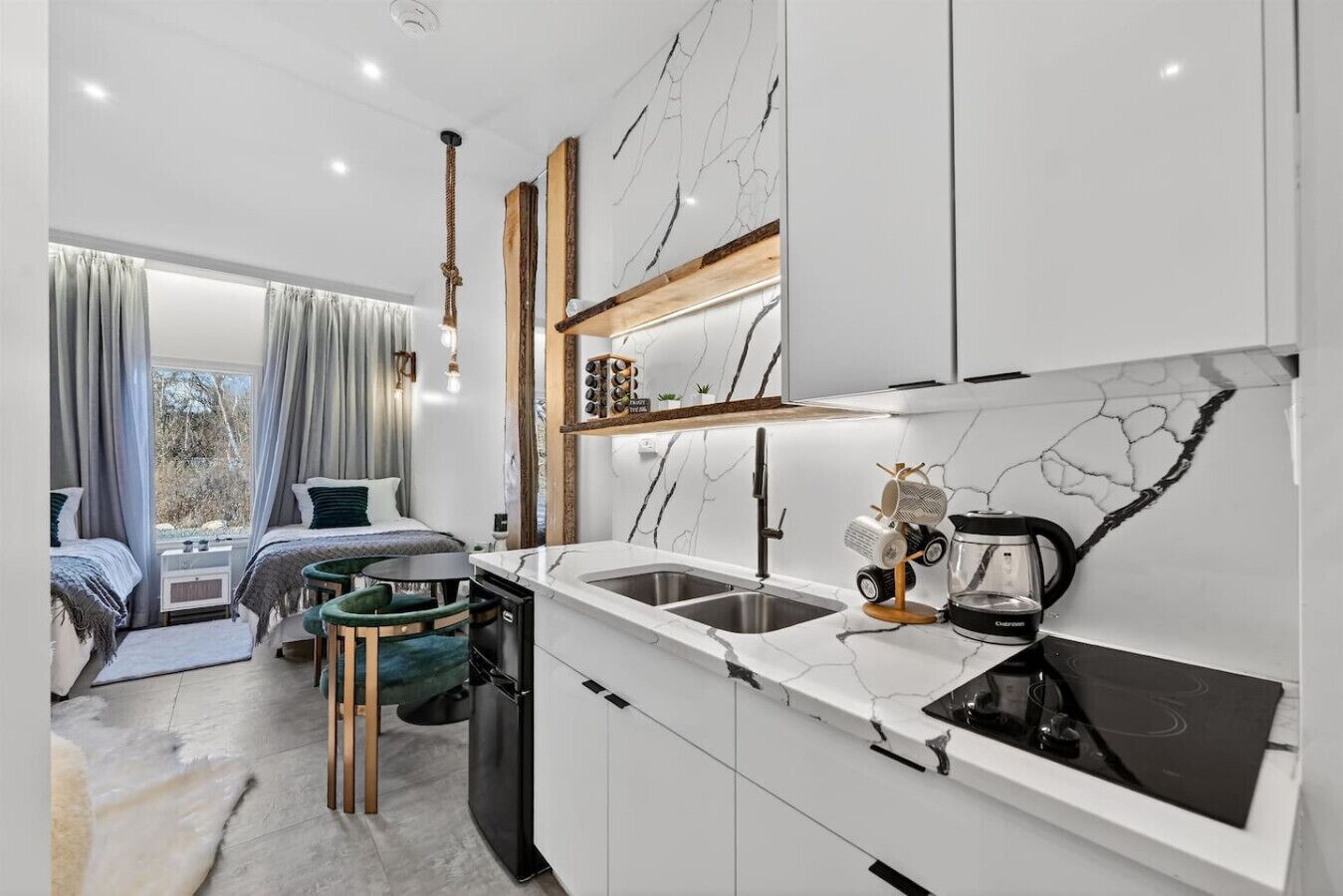 Bureau, Wi-Fi, draps fournis