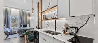 Cozy Modern Studio Near Lake • Porch & Fire Pit