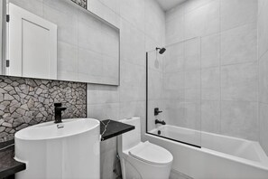 Bathroom - Cozy Modern Studio Near Lake • Porch & Fire Pit (Monroe)