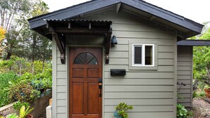 Exterior detail - Sip, Golf & Unwind: Couple's Retreat in Fallbrook (Fallbrook)