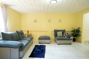 Smart TV - The Cozy Escape
Quiet, peaceful, safe andclose to all major amenities (Mandeville)