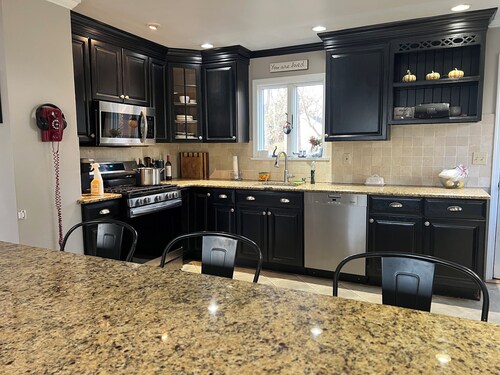 World Cup: Spacious 4-bedroom house 12 miles from Met Life Stadium/walk to train