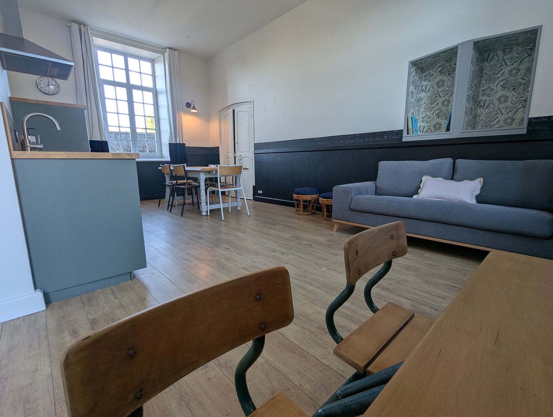 Smart TV, table football, ping pong, books