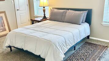 Iron/ironing board, Internet, bed sheets