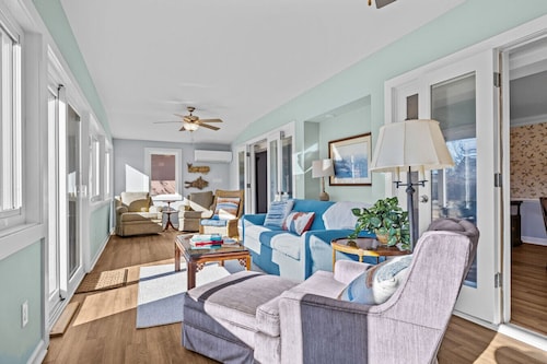One Block to the Water | Walk to Downtown Beaufort