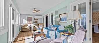 One Block to the Water | Walk to Downtown Beaufort