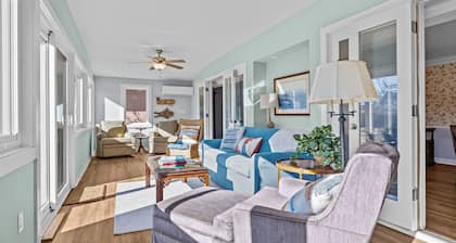 One Block to the Water | Walk to Downtown Beaufort