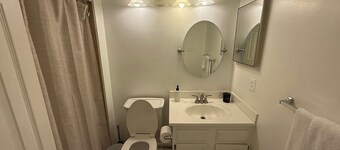 Cozy Gameroom
4BR/3b Townhouse by the Lake - Gaithersburg, Maryland
