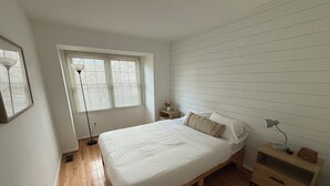4 bedrooms, free WiFi, bed sheets - Cozy Gameroom 
4BR/3b Townhouse by the Lake - Gaithersburg, Maryland (Gaithersburg)