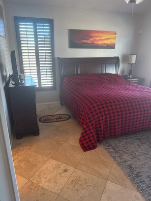 3 bedrooms, iron/ironing board, WiFi, bed sheets - 3-bedroom house in Gilbert with cool AC comfort, pool and located on golf course (Gilbert)