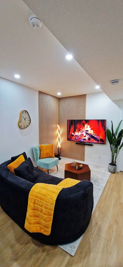 Vellora Retreat: A Stylish & Cozy Guest Suite with Gym; Close to YYC Airport