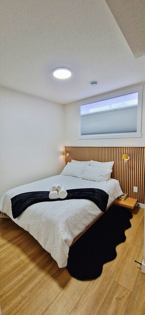 2 bedrooms, desk, iron/ironing board, free WiFi