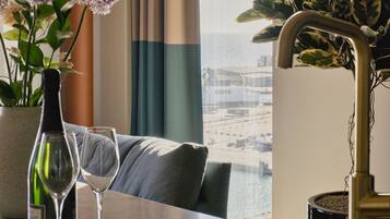 Deluxe Suite, 1 King Bed, Balcony, Sea View