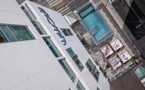 Indoor pool, 2 outdoor pools, open 8:00 AM to 11:00 PM, free cabanas