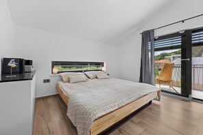 3 chambres, fer et planche à repasser, accès Internet, draps fournis
