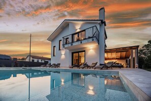 Pool - Villa Enja in tranquille village with heated salted pool (Vintijan)