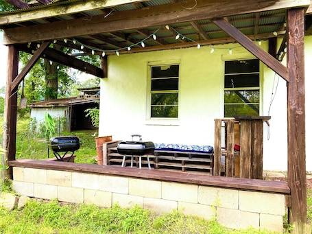 Terrace/patio. Tranquil 2-bedroom house with AC, fire pit, & game room in the Ozarks