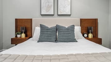 Desk, WiFi, bed sheets