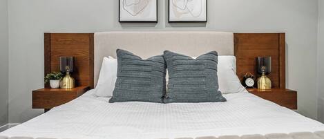 مكتب وواي فاي وملاءات أسرّة