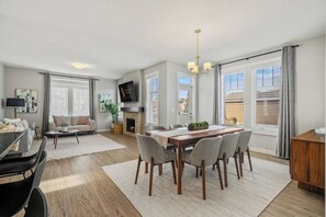Interior - The Dynasty | 3200 sqft | 2 Full Suites | Fire Pit (Airdrie)