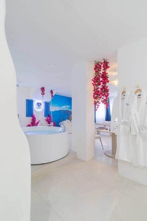 Bubbelbadkar, hårtork, handdukar och tvål