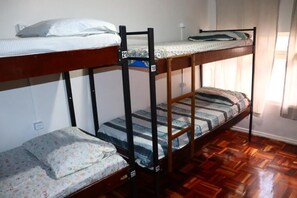 In-room safe, iron/ironing board, free WiFi - HOSTEL FREEWAY (Brasília)