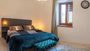 1 bedroom, in-room safe, free WiFi, bed sheets