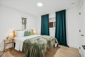 2 habitaciones, tabla de planchar con plancha, wifi y ropa de cama 