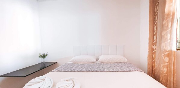 WiFi, bed sheets