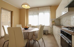 Fridge, microwave, oven, stovetop - Stunning apartment in Pula with WiFi (Pula)