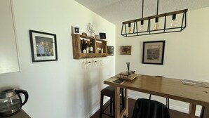 Dining - 2 bedroom condo available for FIFA (Burnaby)